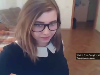 Uimitor adolescenta prostituata sugand și futand