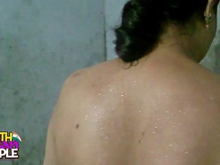Swathi india amatöör milf bhabhi sisse dušš