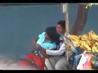 هندي زوجان قذر فيديو في منتزه - desiscandals.net