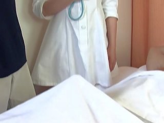 Asiatic expert fucks două blokes în the spital